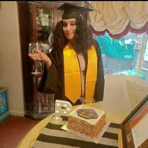 Meet your Posher, Phoebe